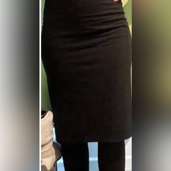 Black skirt guess - Picture 2 of 9